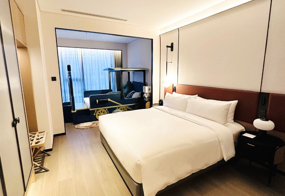 Artyzen Habitat SuzhouFamily-friendly Family Room