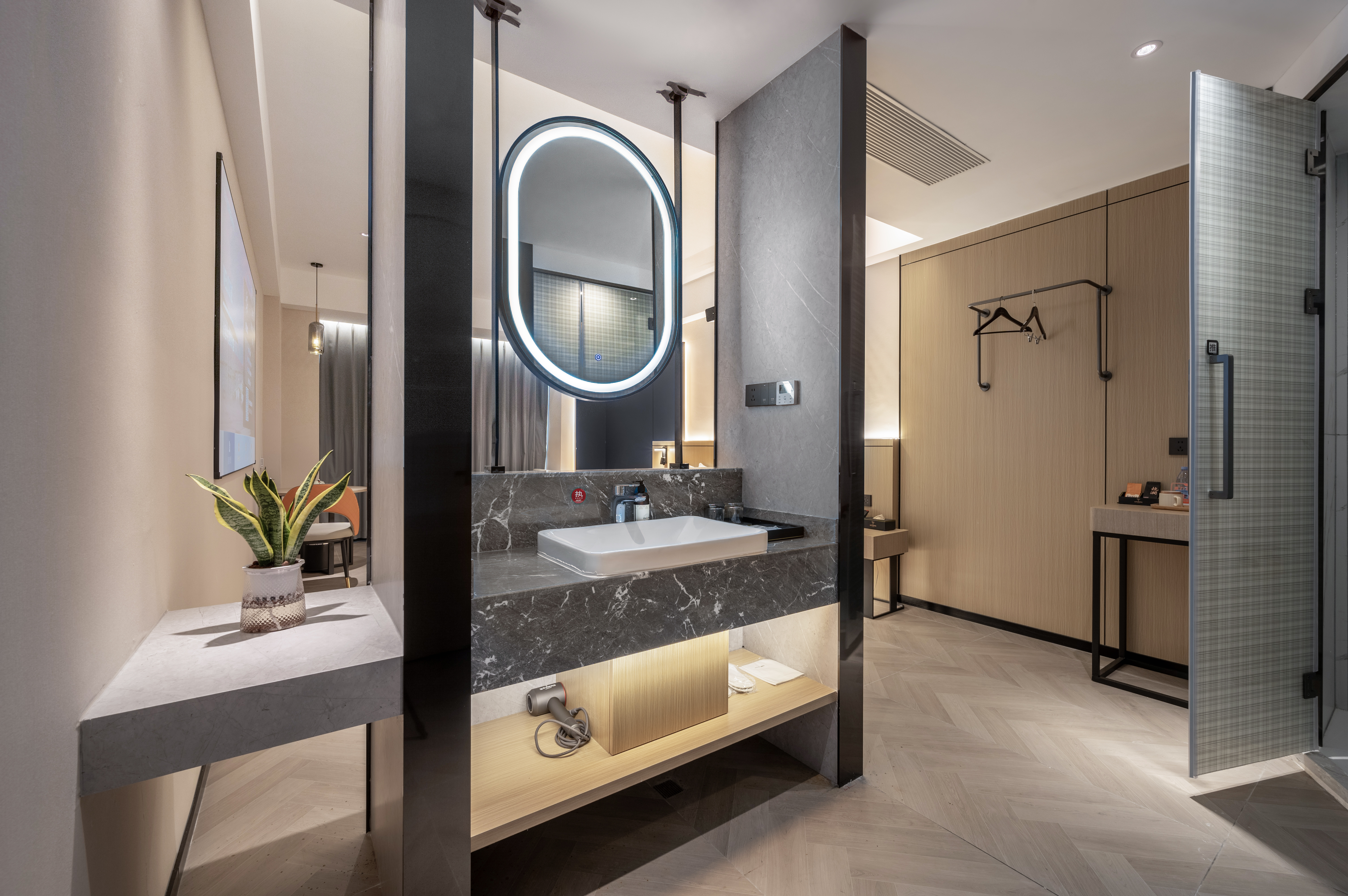 Smart Cinema King Size Room