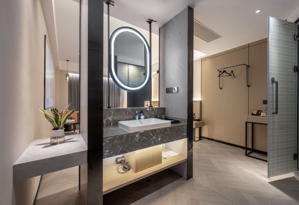 Smart Cinema King Size Room