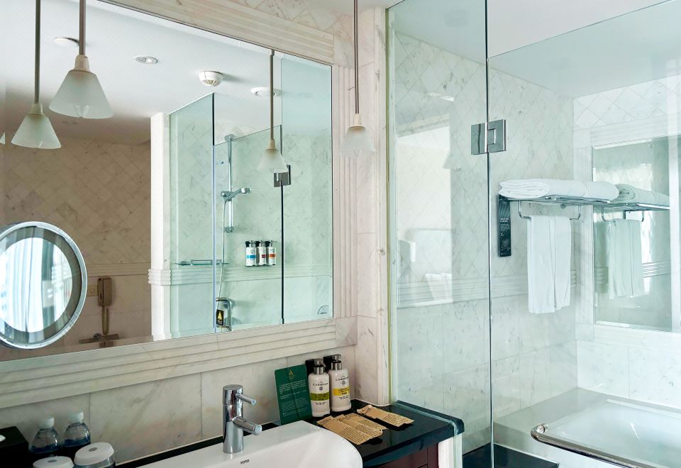 豪华城景大床房