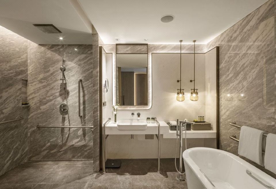 Qingdao Haitian HotelGuestroom - Partial Sea-View (King Bed)