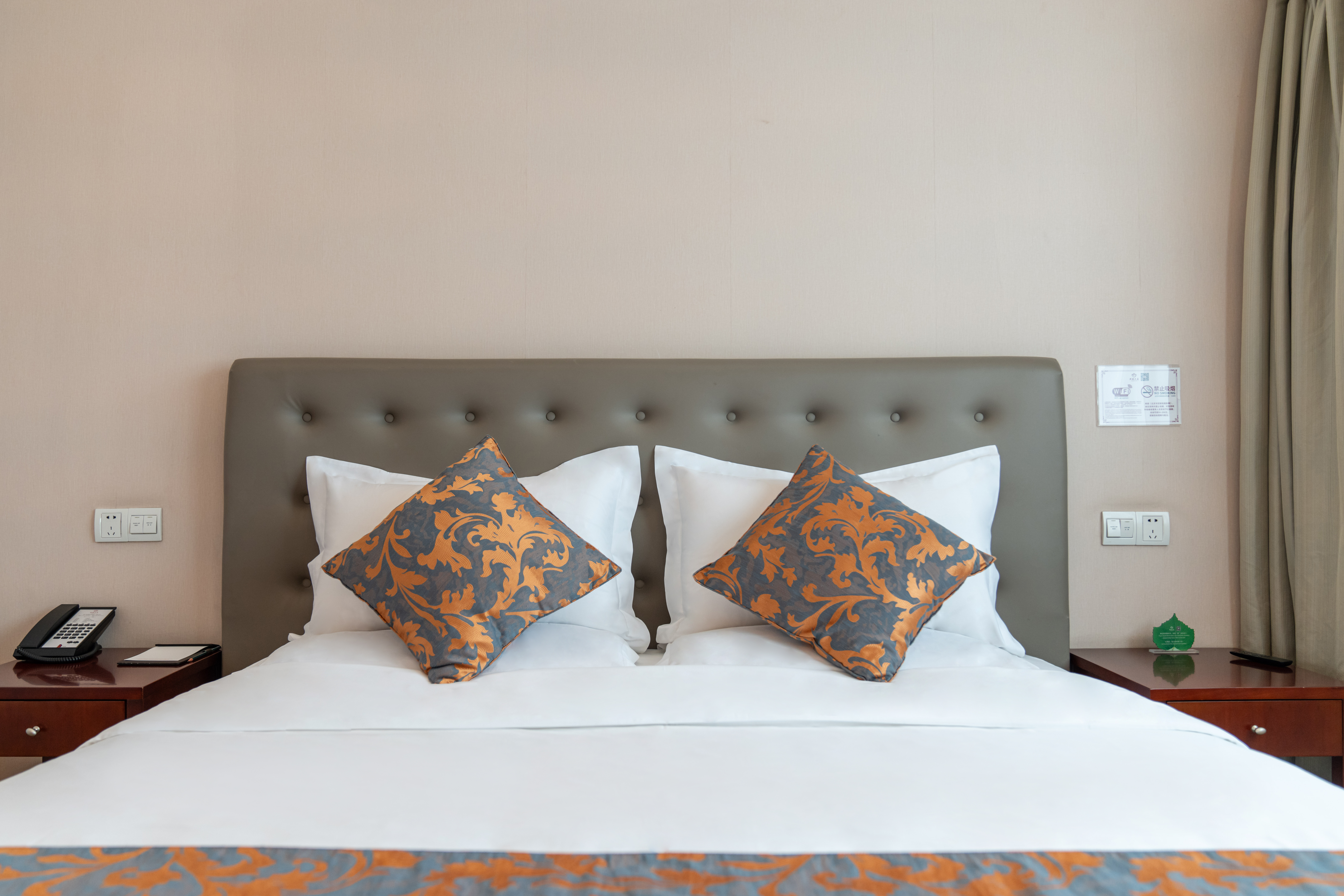 嘉宾楼标准大床房