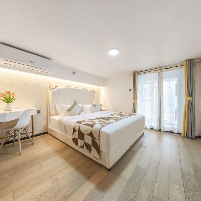 輕奢尚品loft大床房（動人夜景+全景飄窗+商務旅行+洗衣機+烘乾機+冰箱+投屏電視） 鉑斯登行政公寓（深圳北站滙隆中心店）優惠