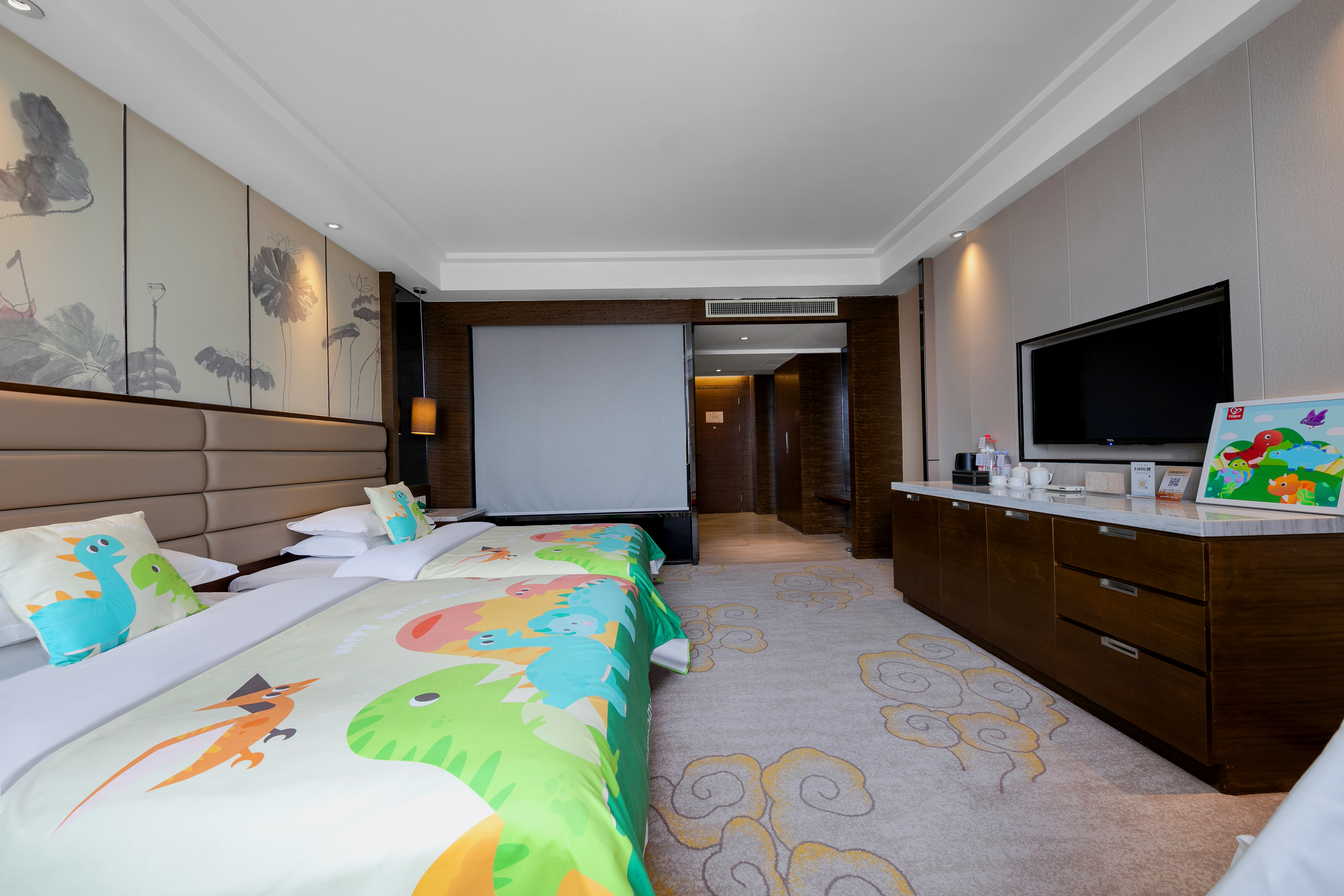 户外自然风景亲子双床房