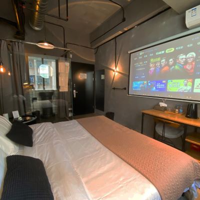 趣玩燭影重工業陽光大床房-巨幕投影 香蕉宿設計飯店（羅湖店）優惠