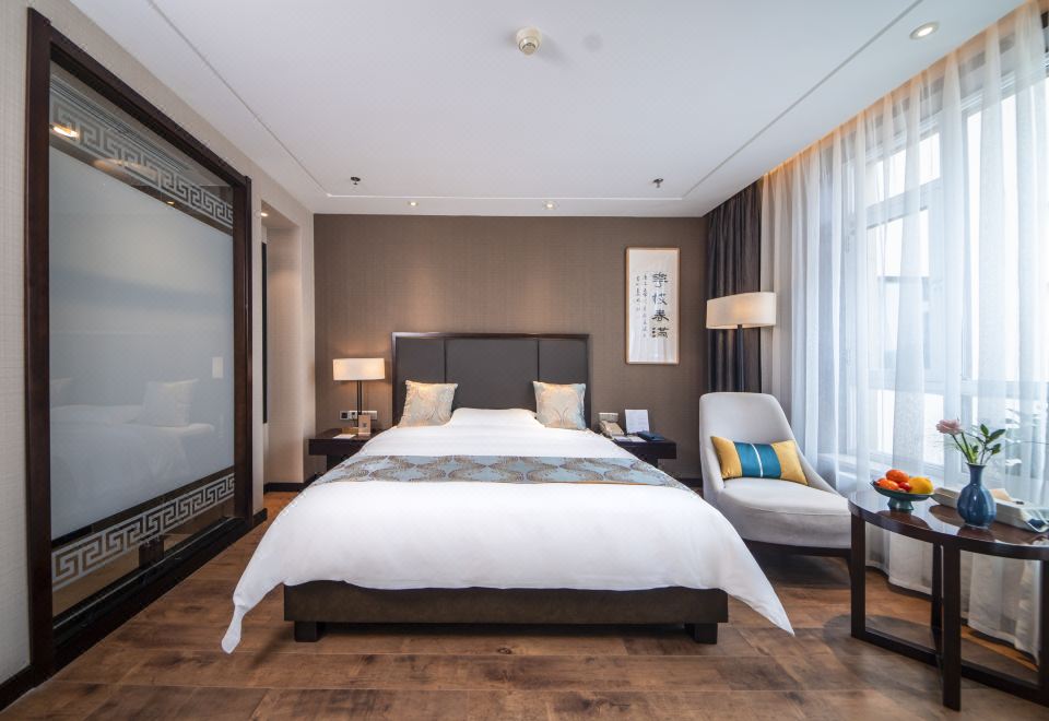 棲賢商務大床房（小冰箱+詩意空間+多款枕頭）