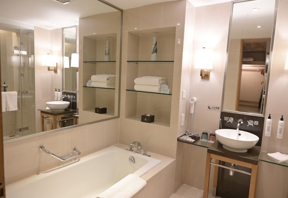 Jinling Resort2-bed Room With Garden View