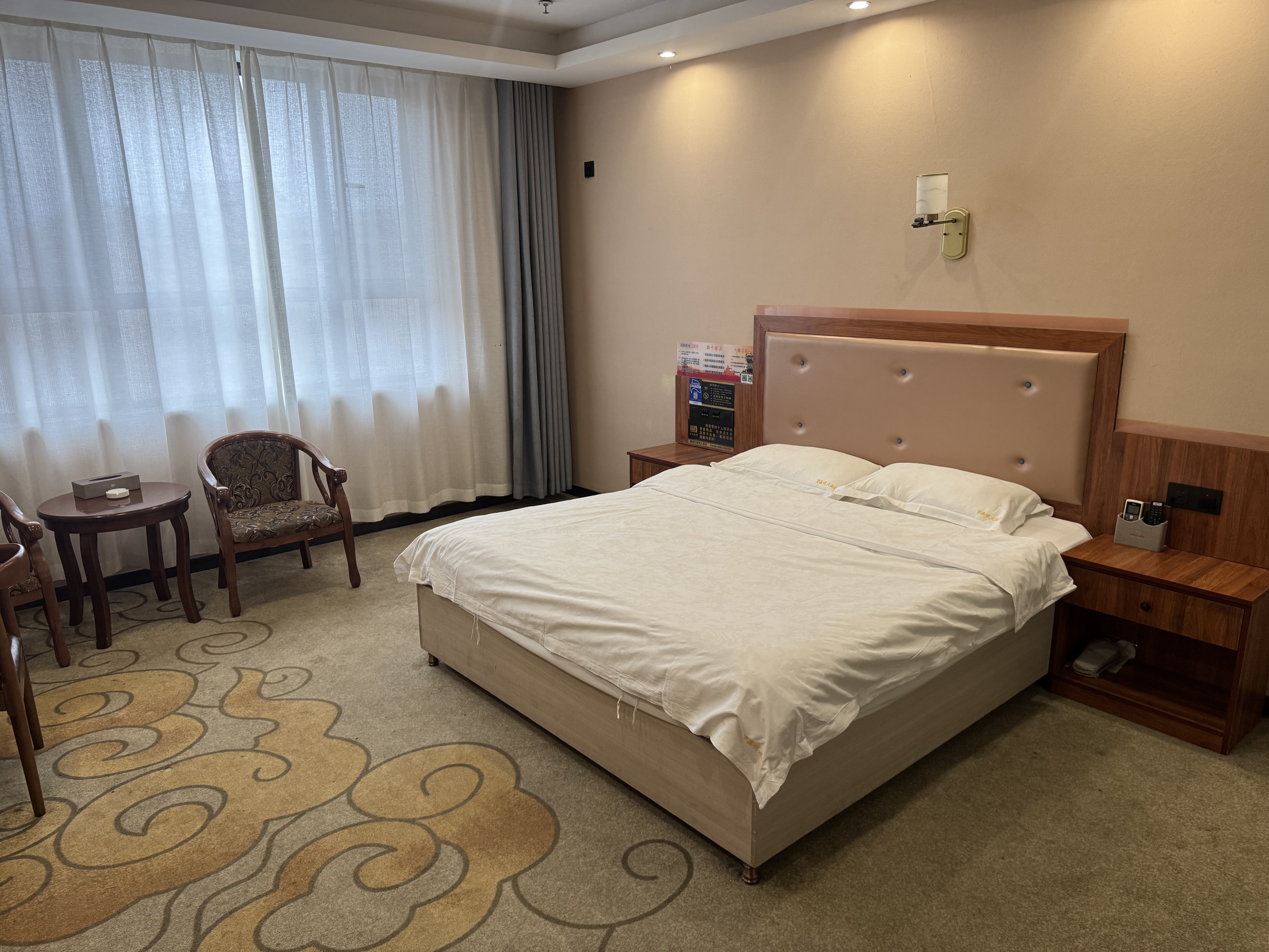 Huocheng Wanjiayue Hotel特惠大床房（舒适床品+超大空间）