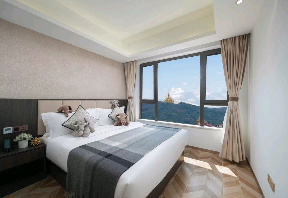 复式露台三居室套房（洗衣机+三卧室+独立办公区）