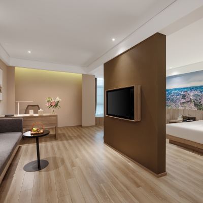 行政套房（裸棉床品+深睡枕+迷你冰箱+體重秤） 南寧南湖地鐵站亞朵酒店優惠