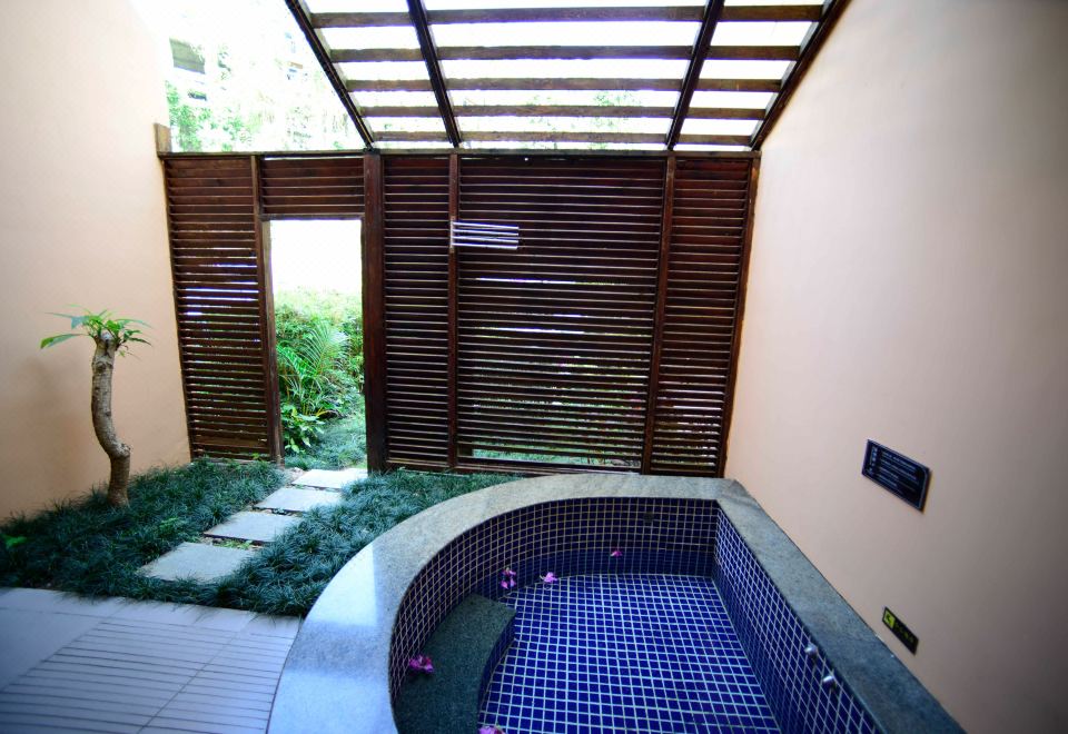 亲水别墅花园复式房|客房直达泳池|独立温泉池