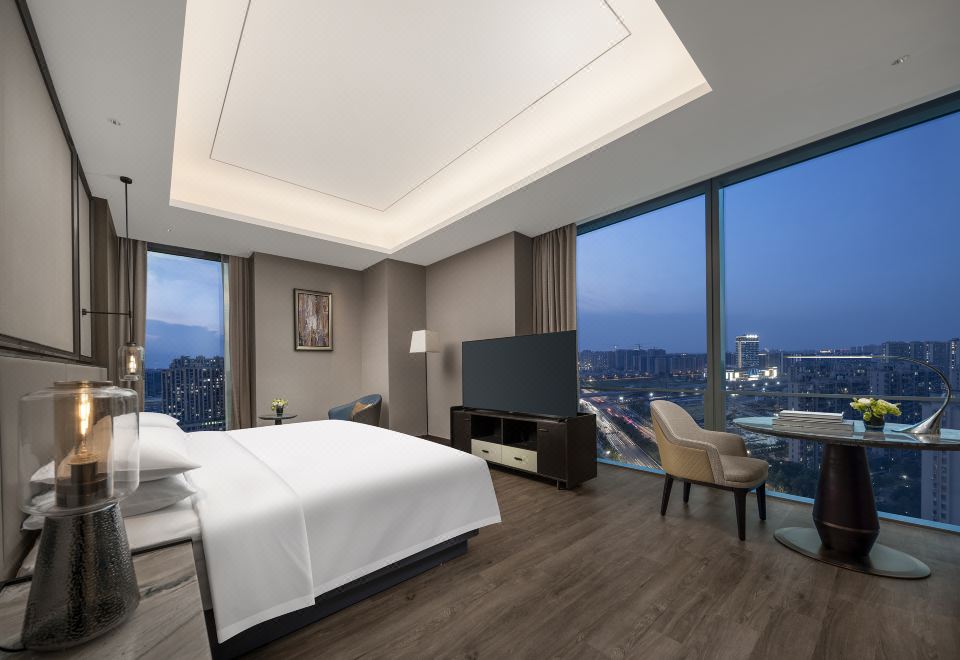 Crowne Plaza Hangzhou LinpingDeluxe Queen Room