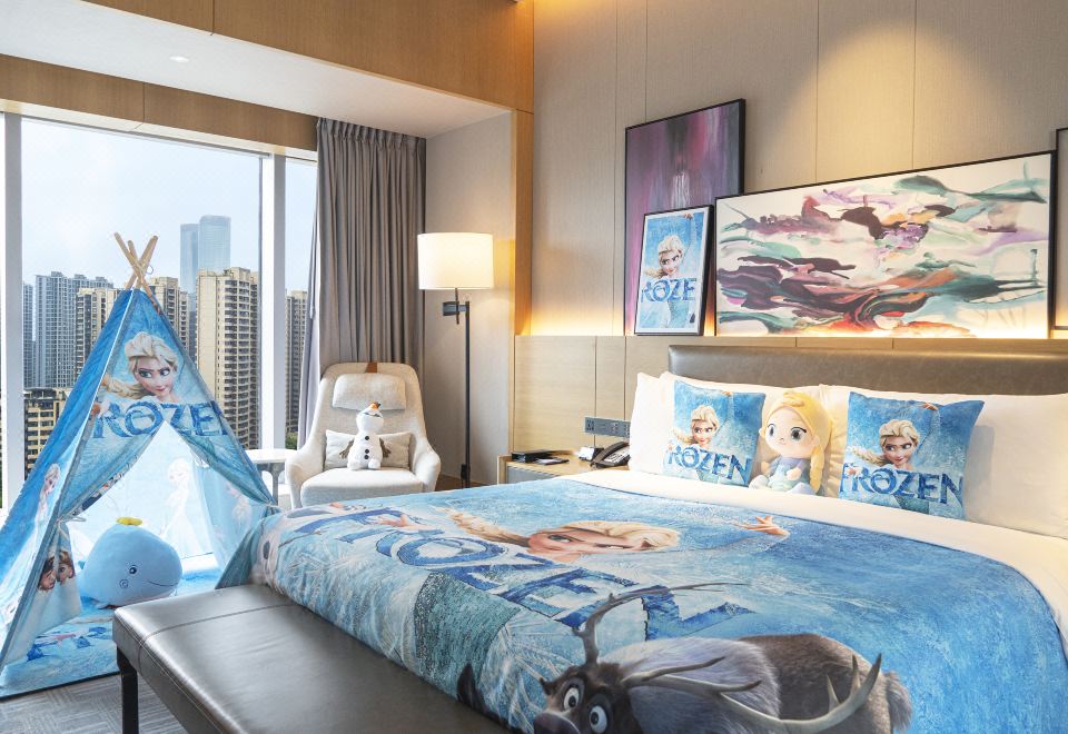 冰雪奇緣主題親子房