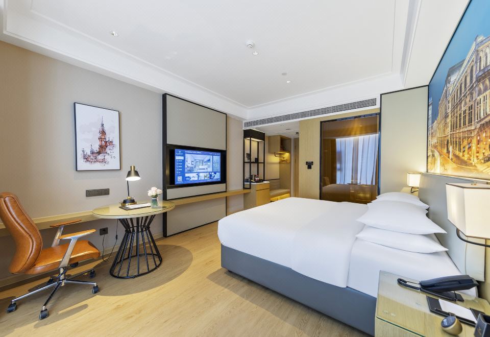 Deluxe Queen Room