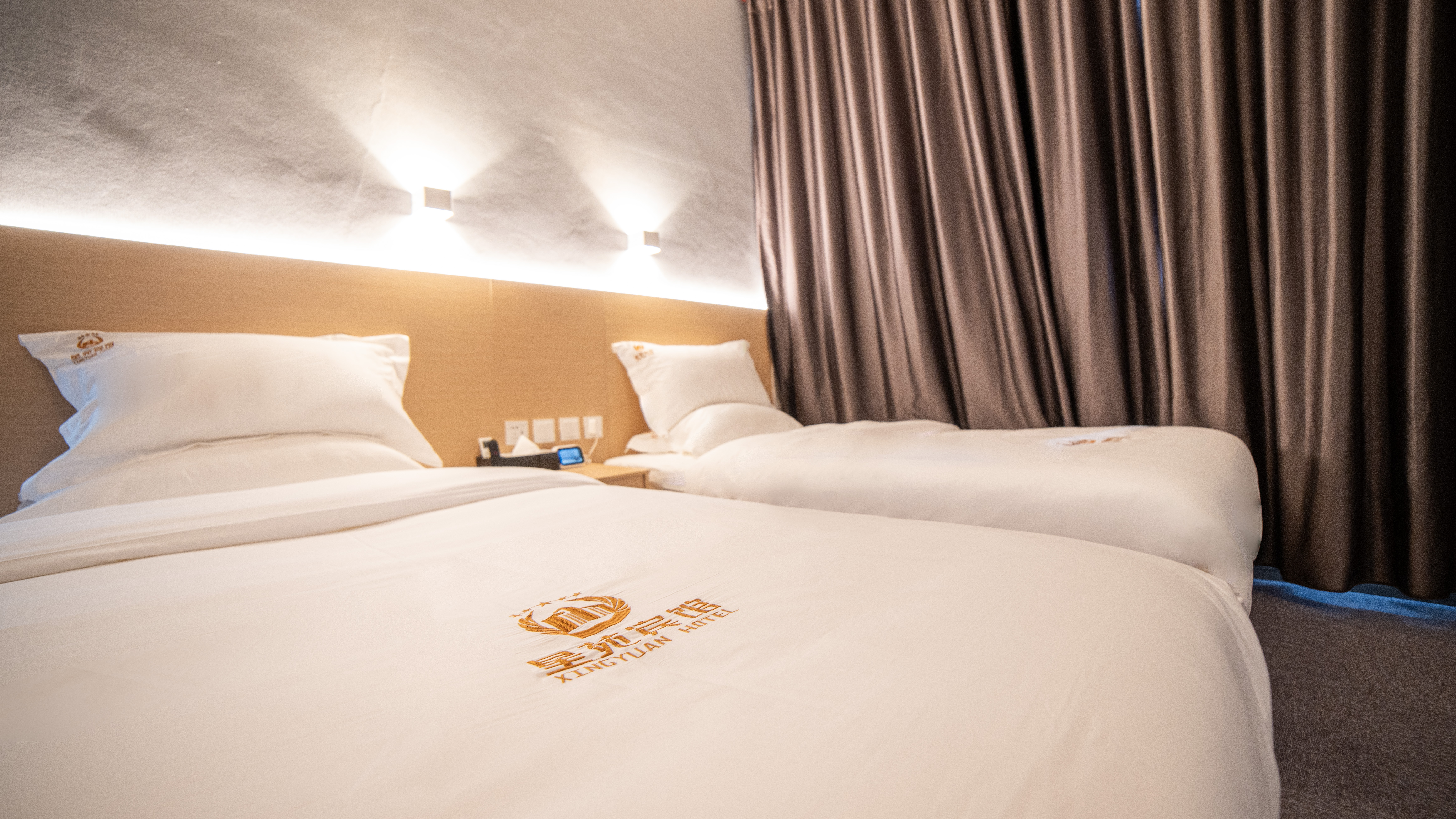 星苑.雀圣豪华棋牌房（零压床品）