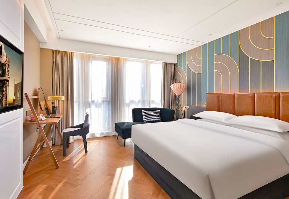 探索大床房（智能客控+小冰箱+密码箱）