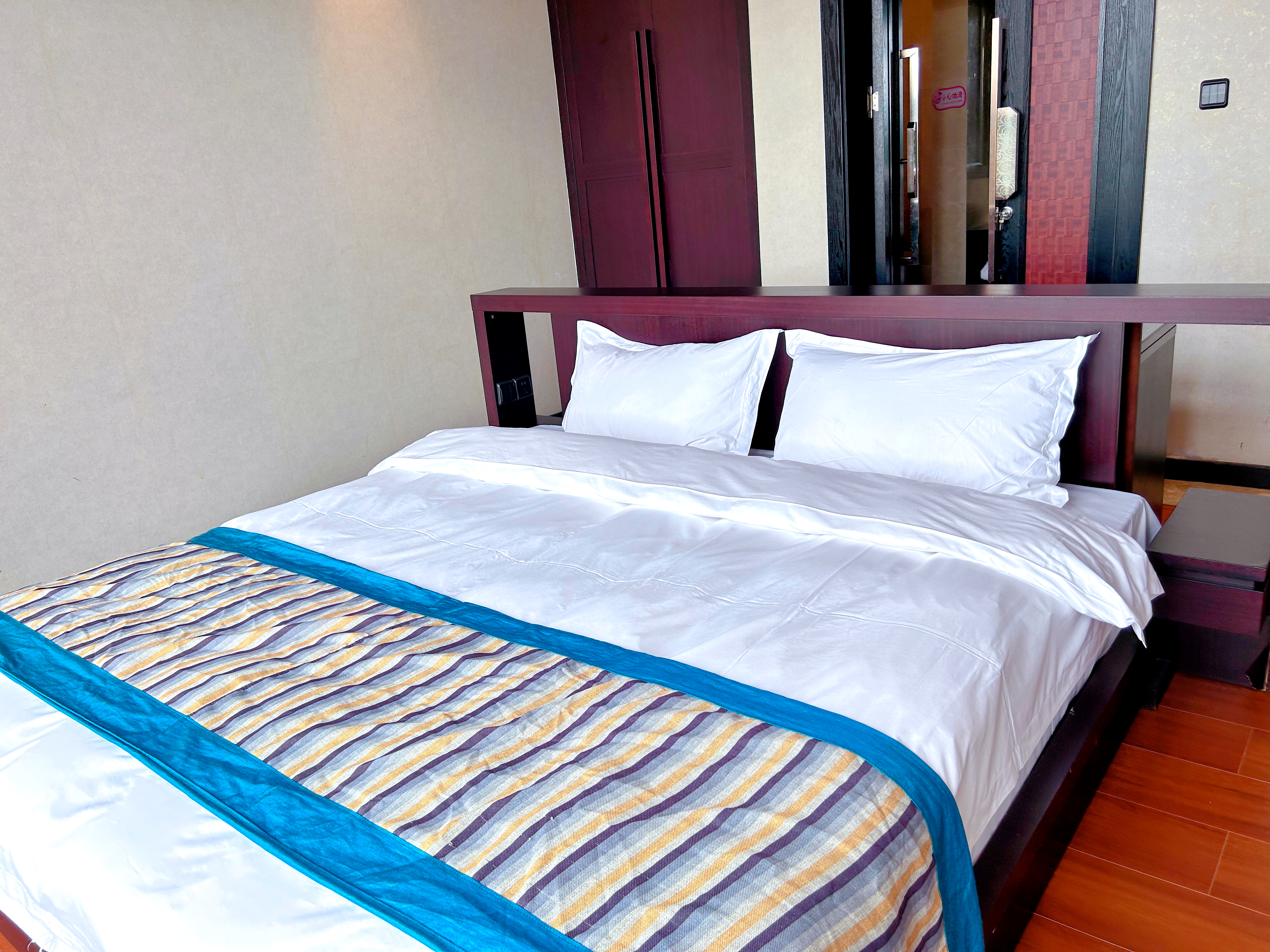 畅享·影院三卧一厅泳池别墅