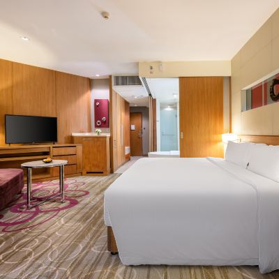 豪華套房（特大床） 盛泰瀾拉普嶗中央廣場飯店優惠