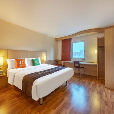 舒睡.夢百合零壓大床房（舒睡品牌床墊+公區洗衣房） 東莞清溪宜悅居飯店優惠