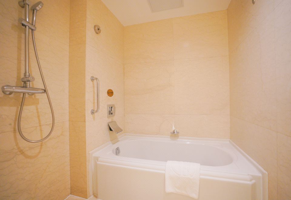 百老汇至尊城景套房