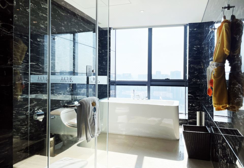 B.Duck小黄鸭&YOYO亲子主题豪华大床房