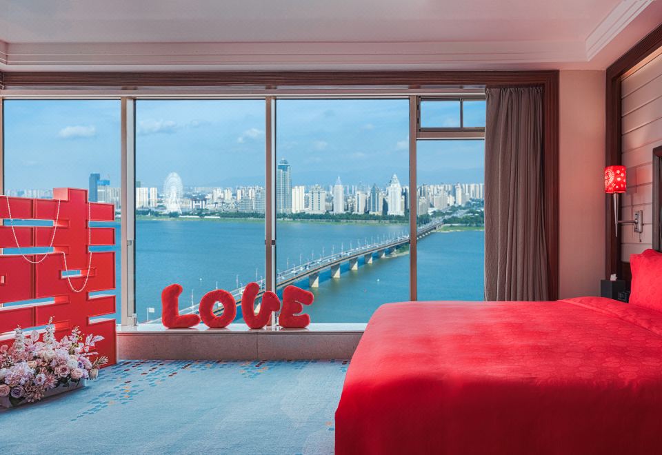 佳偶天成新婚江景套房