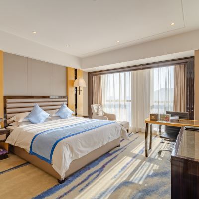 城景大床房 瑞能CEO國際飯店（合肥南站寧國路美食街店）優惠