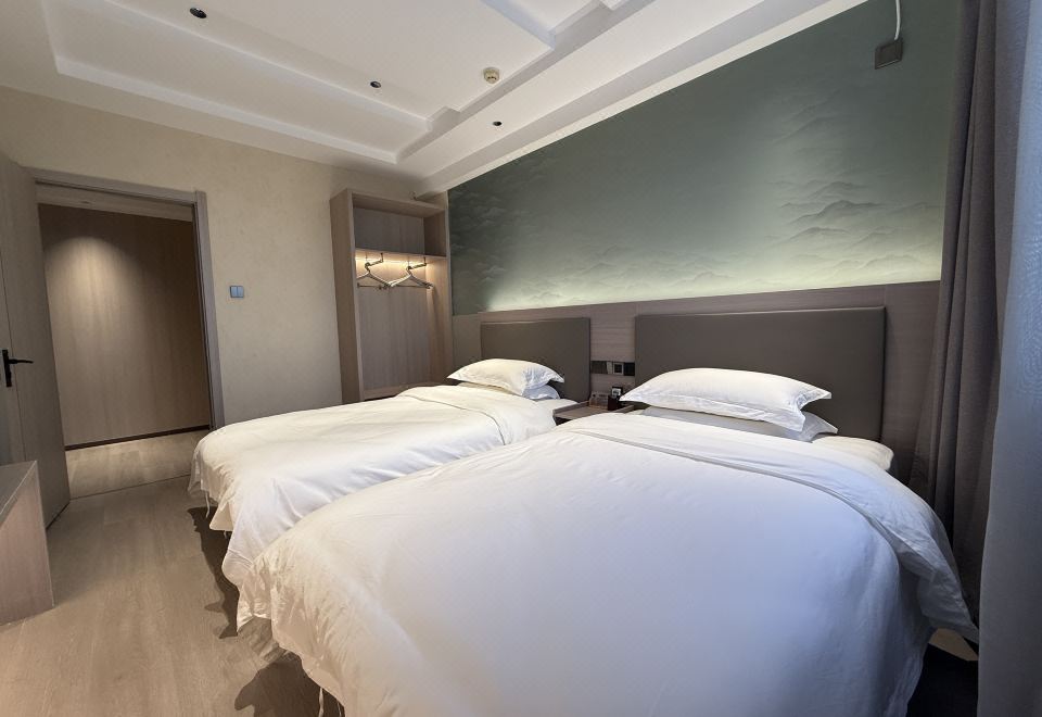 Duolun Grand HotelDeluxe Family Friendly Smart Suite (2 Bathrooms, Living Room)