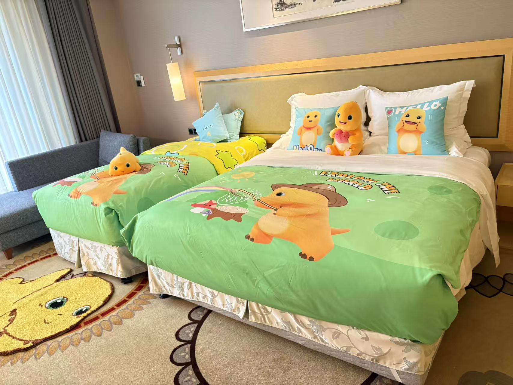 奶龙主题亲子房（小童玩具+温润加湿器+豪华浴缸）