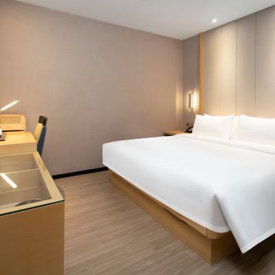 宜致星品大床房（電視投屏+藍牙音樂） 宜致酒店（廣州珠江新城體育西路地鐵站店）優惠