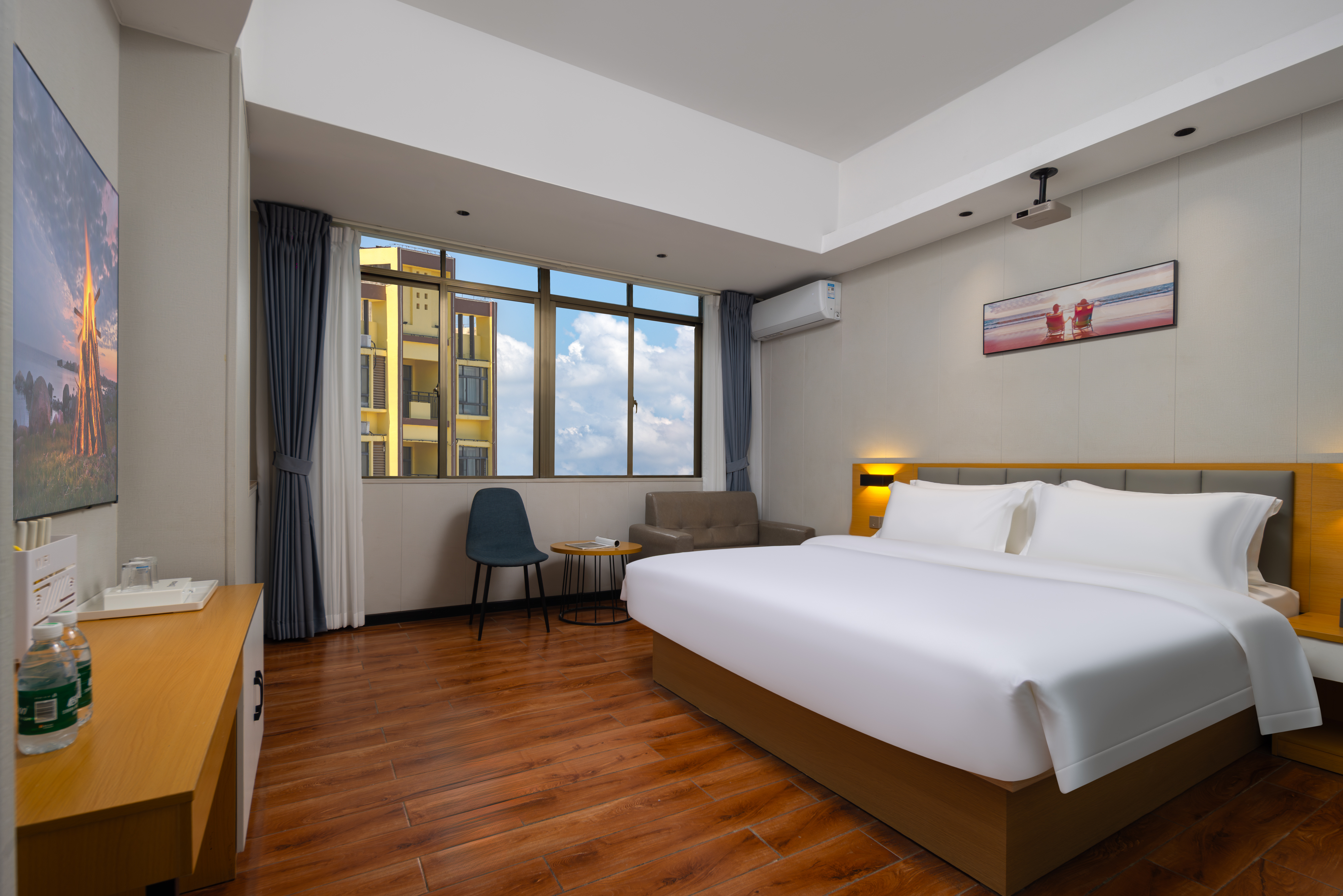 XGlMl?阳光影院大床房（巨幕投影4K/腾讯影视VIP）