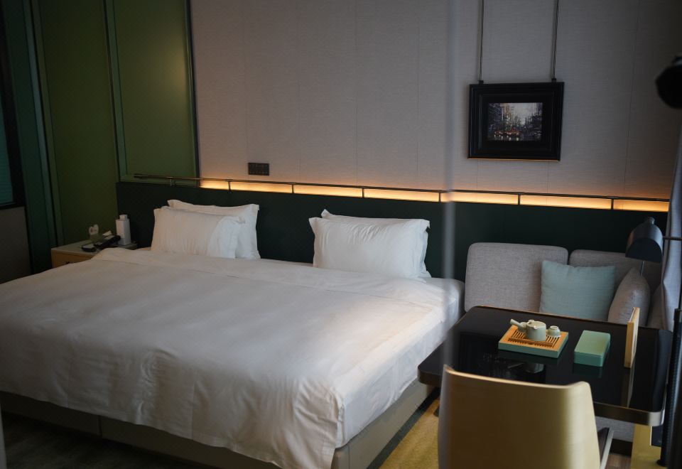 Investon Hotel Shenzhen LonghuaDeluxe Family Room