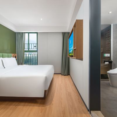 雍米大床房（手機投屏+乾濕分離·土家族特色） 秋果酒店（深圳車公廟上沙地鐵站店）優惠