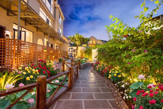 Yueyunlan · Holiday Villa | Lakeside Courtyard-Style Hotel (Dianchi Haigeng Dam)