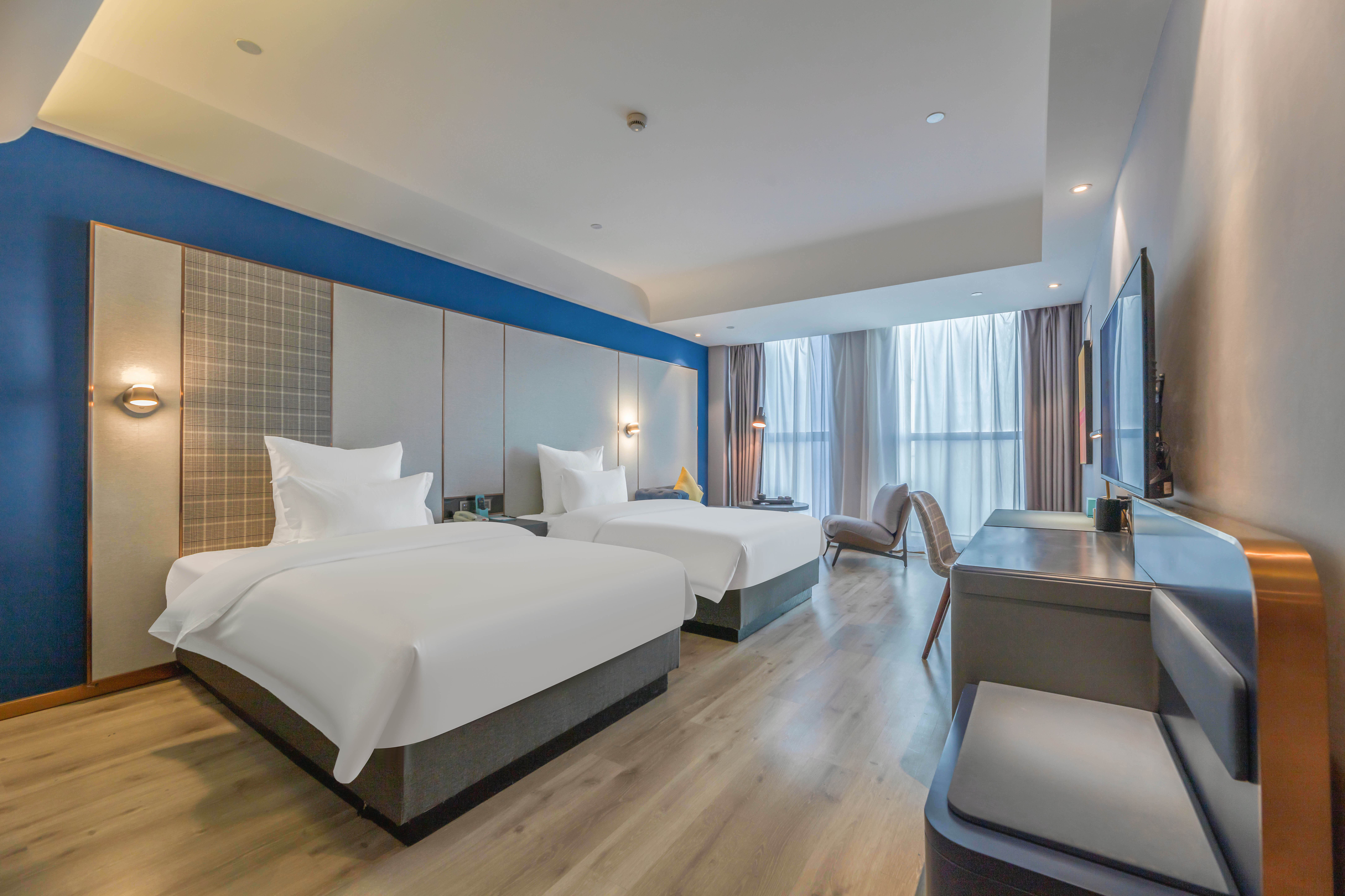 Rui Ya twin - small degree voice intelligent control free parking