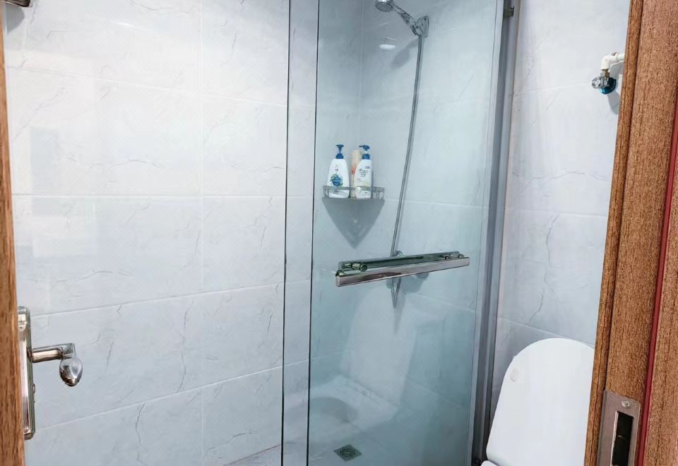 2-bed Room With Mountain View