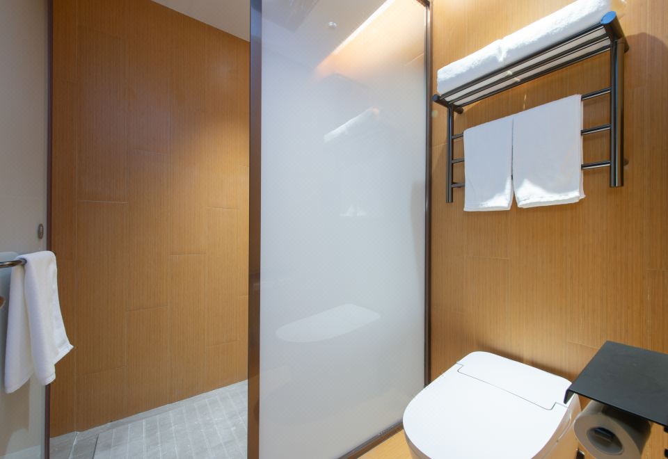 大床房A（小冰箱+65寸投屏電視）