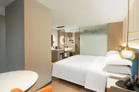 Yizhi Hotel (Guangzhou Shangxiajiu Pedestrian Street Rainbow Bridge Metro Station Branch) Hotels in 