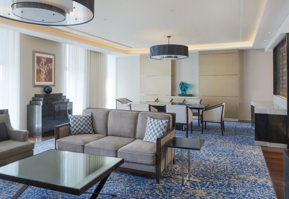 Sheraton Changchun Jingyuetan HotelPremier Deluxe Suite