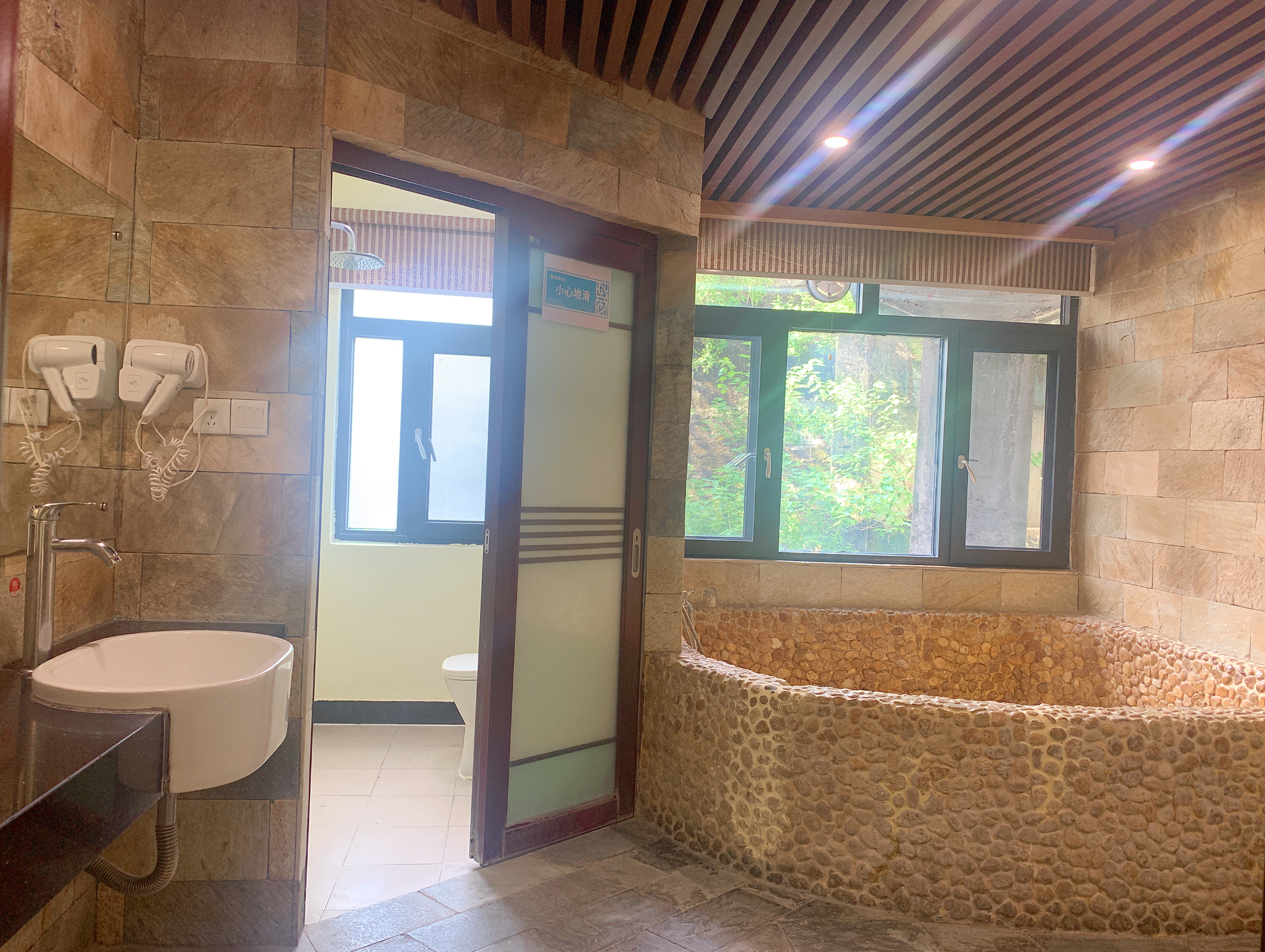 豪华温泉双床房（带泡池）