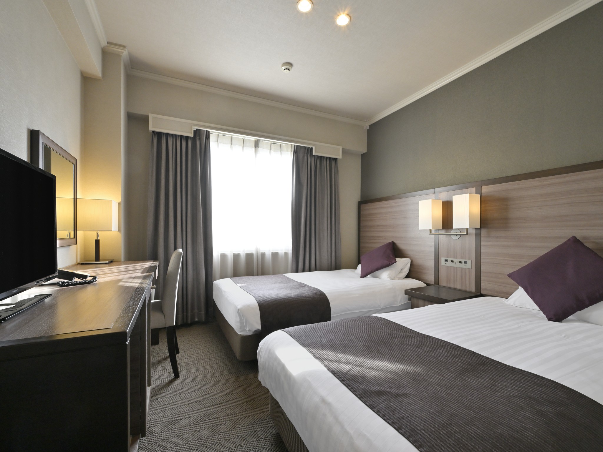 主楼双人床或双床房（单人使用）