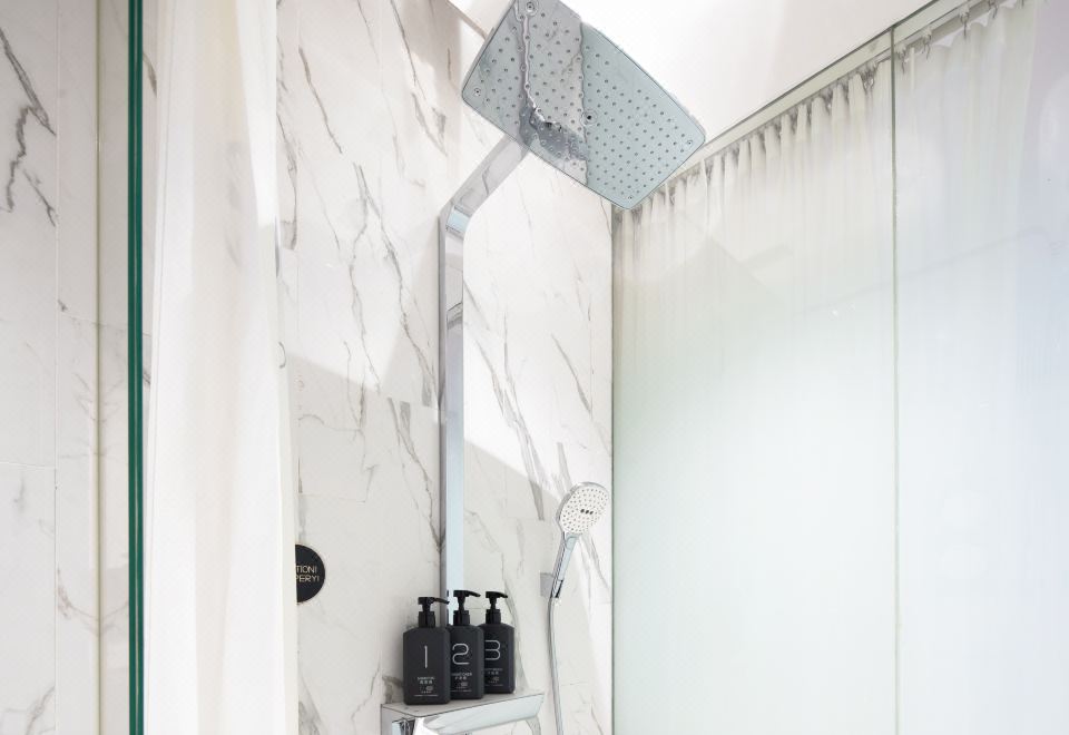 CitiGO Hotel Nanluoguxiang BeijingHuanxiang Queen Bed Room(Fridge)