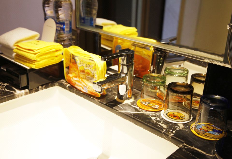 Sheraton Qingdao West Coast HotelB.duck Family Theme Room