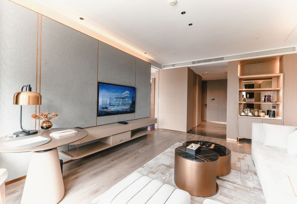 White Swan Hotel ZhanjiangSuperior Suite