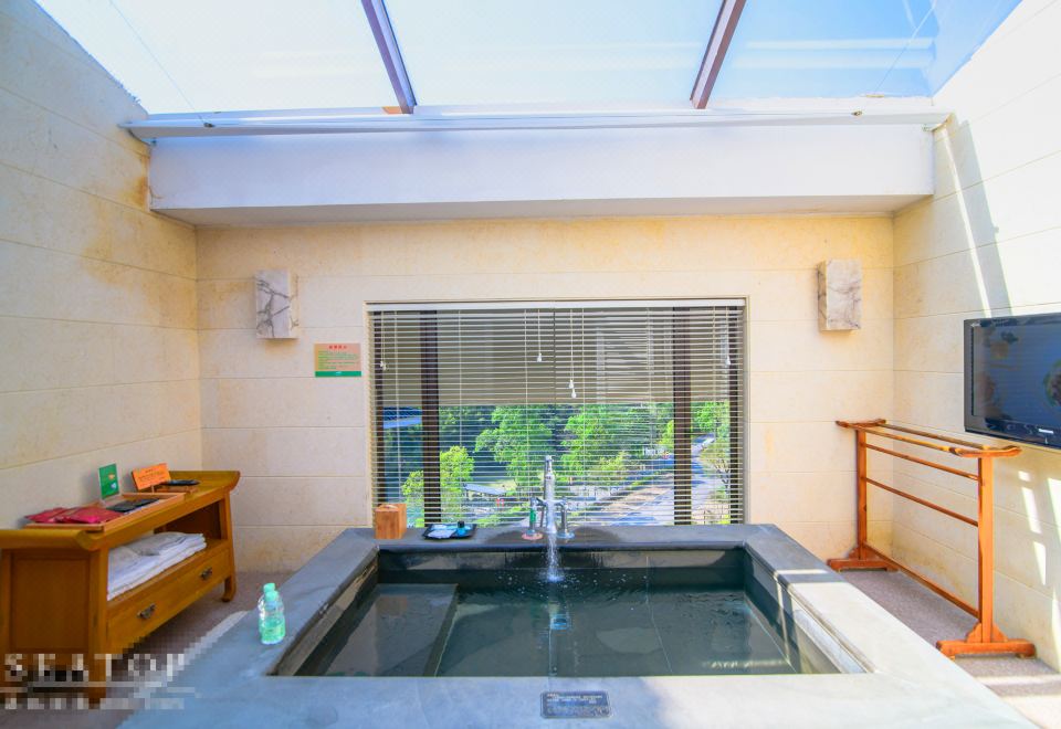 亲子观星家庭套房-一房一厅-欢乐小童房-家庭亲子泡池