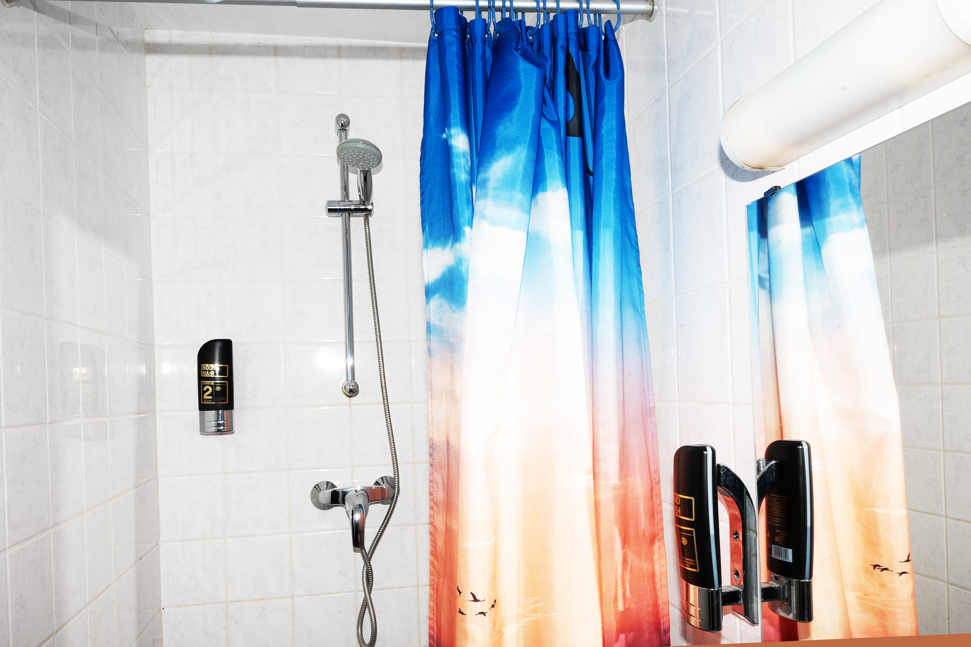 经济10人一室公寓