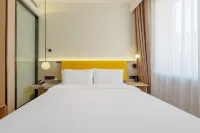 Elong ME Hotel (She County Longshan Dajie)