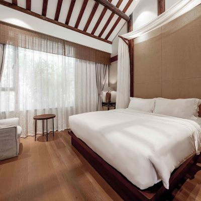 邀月LOFT大床房（觀景台+鵝絨床品+乳膠床墊+膠囊機） 成都錦投·古跡飯店（春熙路太古裡店）優惠