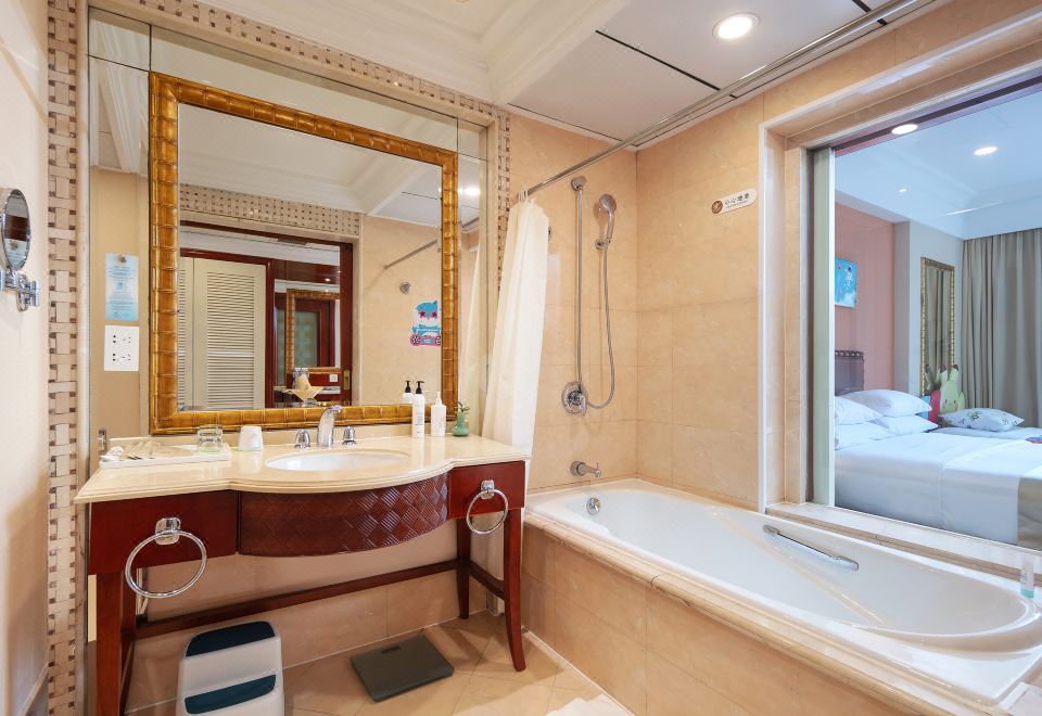 New Century Resort Qiandao LakeFamily Friendly Room - Courtyard-View