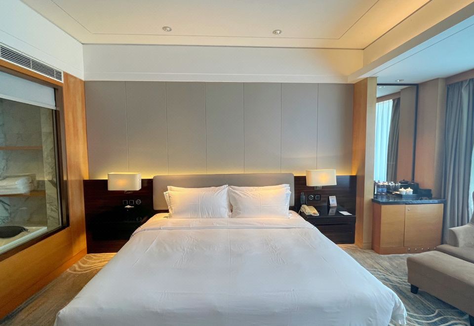 豪華大床房（浴缸+舒享零壓床墊）